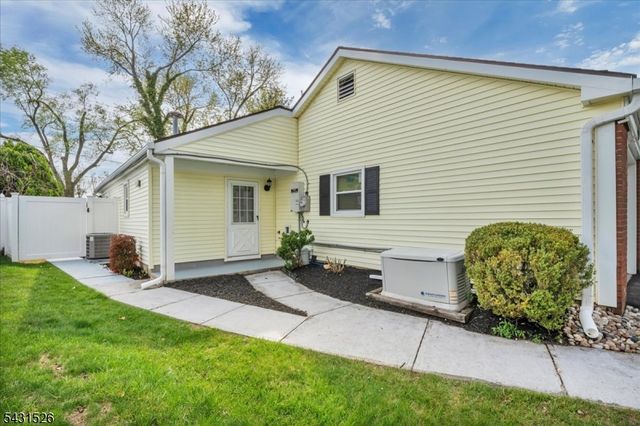 17 Topeka Pass, Willingboro Twp., NJ 08046