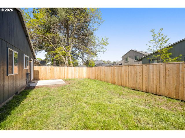 1082 Sw 179TH Ave, Beaverton, OR 97003