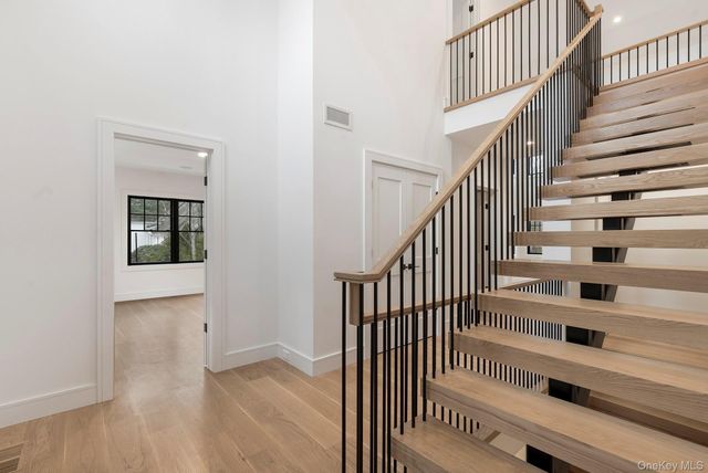 46 Towhee Trail, East Hampton, NY 11937