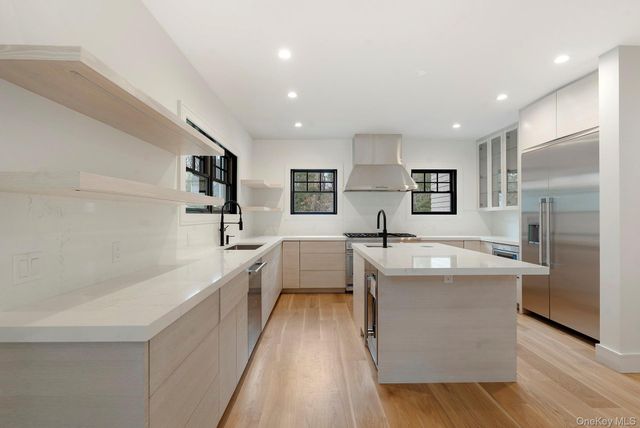 46 Towhee Trail, East Hampton, NY 11937