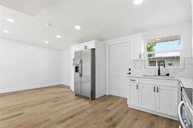 7516 ROBINDALE ROAD, Tampa, FL 33619