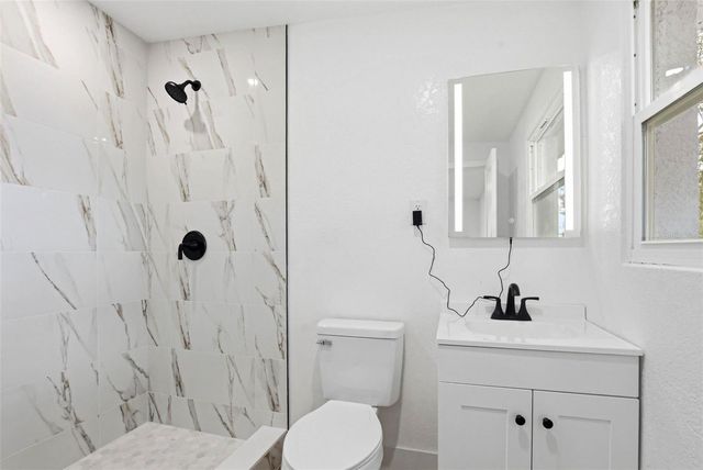 7516 ROBINDALE ROAD, Tampa, FL 33619