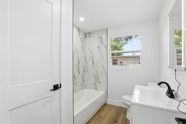 7516 ROBINDALE ROAD, Tampa, FL 33619