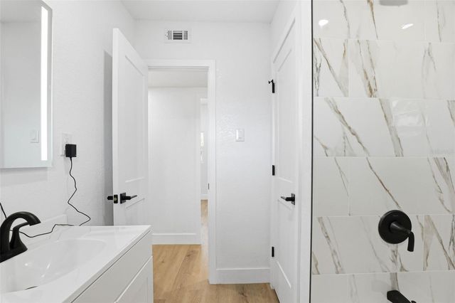 7516 ROBINDALE ROAD, Tampa, FL 33619