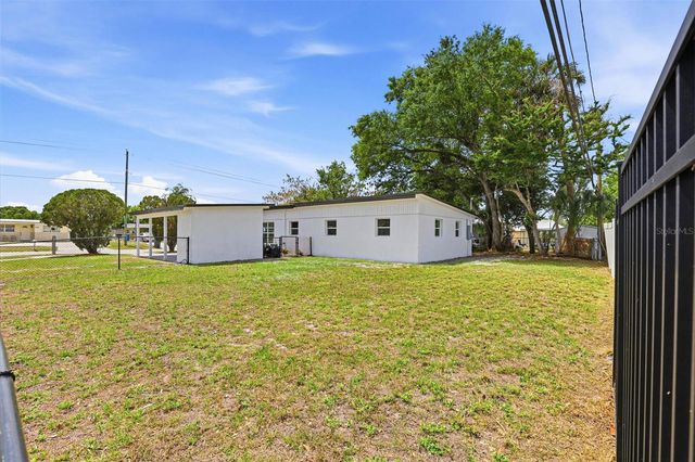 7516 ROBINDALE ROAD, Tampa, FL 33619