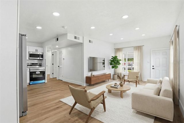 7516 ROBINDALE ROAD, Tampa, FL 33619