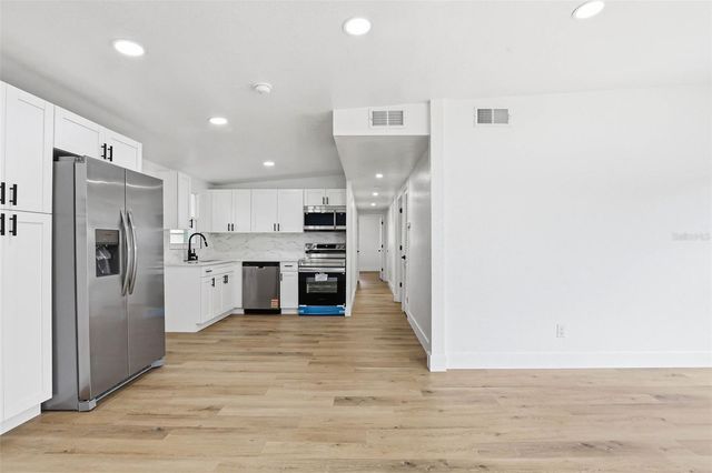 7516 ROBINDALE ROAD, Tampa, FL 33619