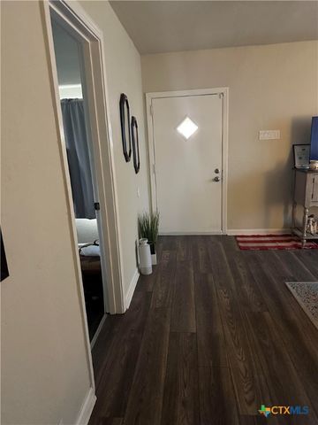 3081 S Stockdale Hwy. Street, Seguin, TX 78155