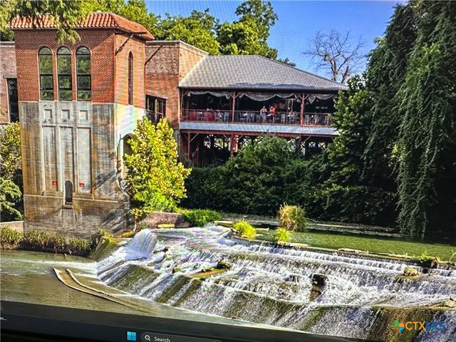 3081 S Stockdale Hwy. Street, Seguin, TX 78155