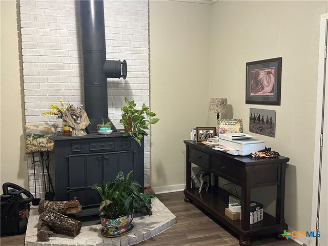 3081 S Stockdale Hwy. Street, Seguin, TX 78155