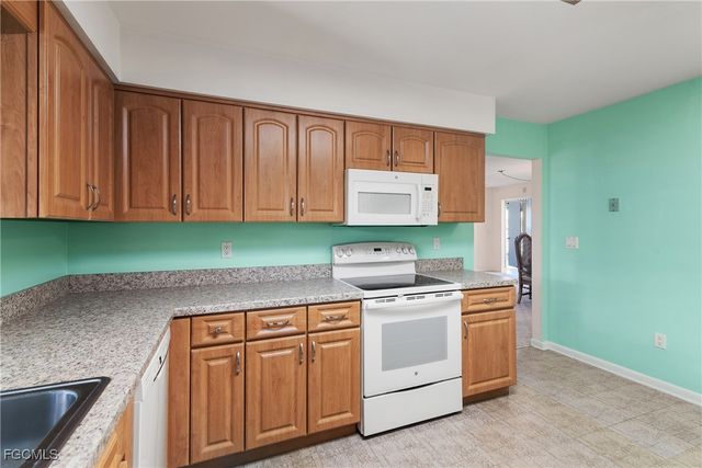1286 Broadwater DR, Fort Myers, FL 33919