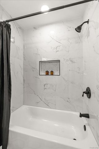 22617 Raymond Court, St. Clair Shores, MI 48082