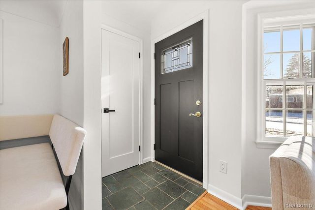 22617 Raymond Court, St. Clair Shores, MI 48082