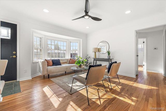 22617 Raymond Court, St. Clair Shores, MI 48082