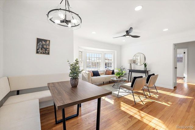 22617 Raymond Court, St. Clair Shores, MI 48082