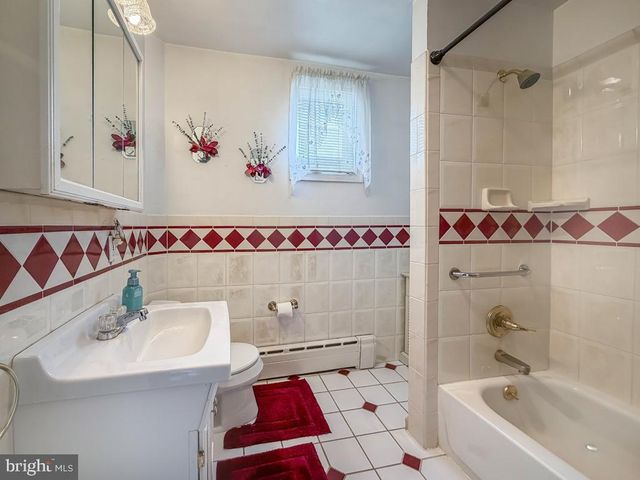 912 JEFFERSON AVE, Bristol, PA 19007