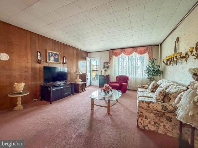 912 JEFFERSON AVE, Bristol, PA 19007