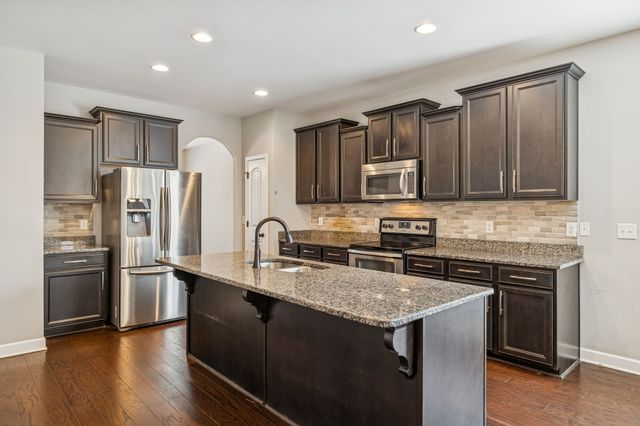 393 Anthony Branch Dr, Mount Juliet, TN 37122