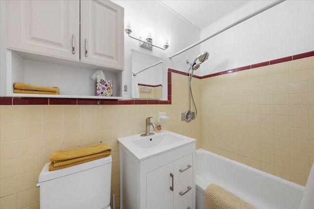 745 ALAMANDA WAY S, St Petersburg, FL 33705