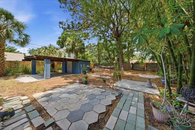 745 ALAMANDA WAY S, St Petersburg, FL 33705