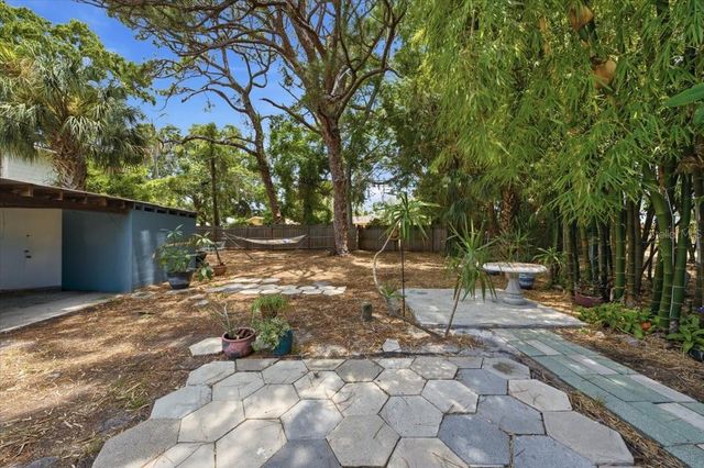 745 ALAMANDA WAY S, St Petersburg, FL 33705