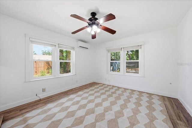 745 ALAMANDA WAY S, St Petersburg, FL 33705