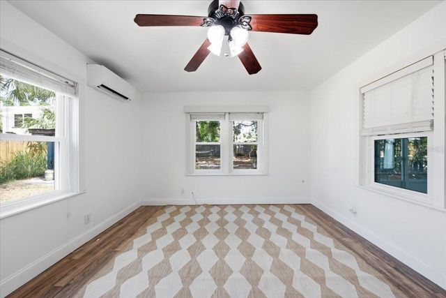 745 ALAMANDA WAY S, St Petersburg, FL 33705