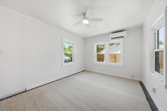 745 ALAMANDA WAY S, St Petersburg, FL 33705