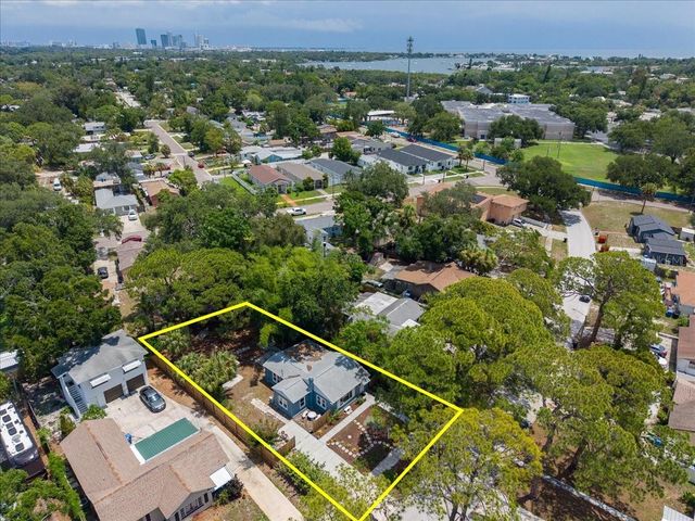 745 ALAMANDA WAY S, St Petersburg, FL 33705