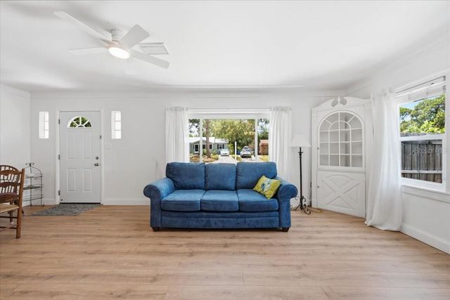 745 ALAMANDA WAY S, St Petersburg, FL 33705