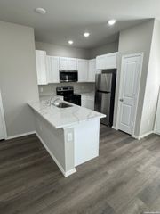 7818 Shetland Dr Apt 101, San Antonio, TX 78223