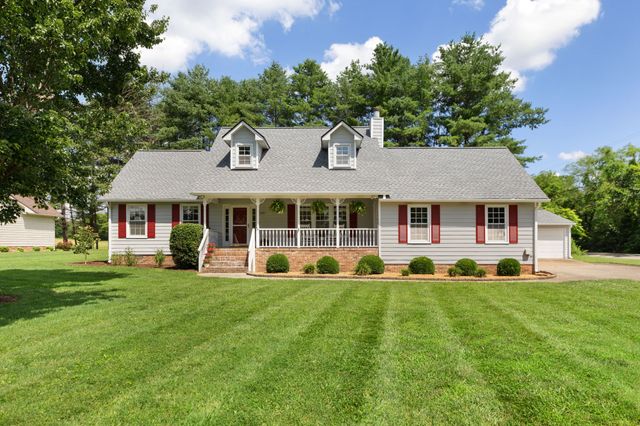 100 Concord Dr, Columbia, TN 38401