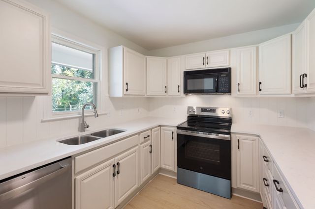 100 Concord Dr, Columbia, TN 38401