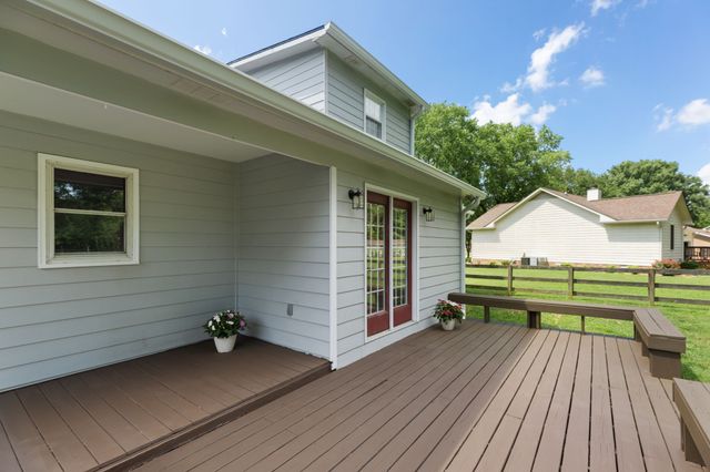 100 Concord Dr, Columbia, TN 38401