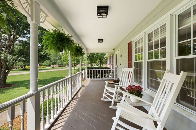 100 Concord Dr, Columbia, TN 38401