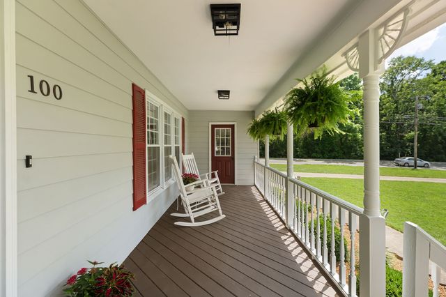 100 Concord Dr, Columbia, TN 38401