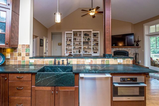 47 Oxbow Lane, Conway, NH 03818