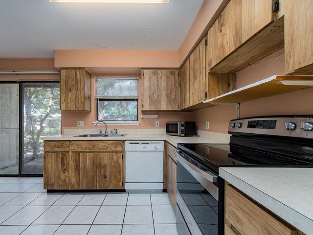 1890 WOLFORD ROAD 14, Clearwater, FL 33760