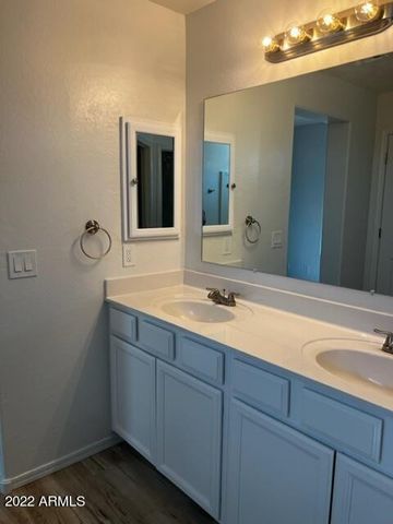 1898 S Falcon Drive, Gilbert, AZ 85295