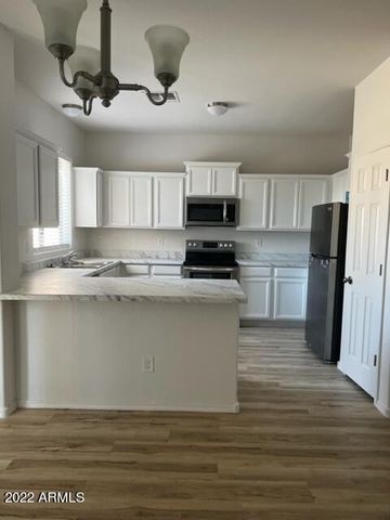 1898 S Falcon Drive, Gilbert, AZ 85295