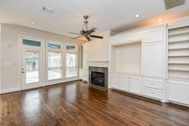 1745 Hawthorne Street, Houston, TX 77098