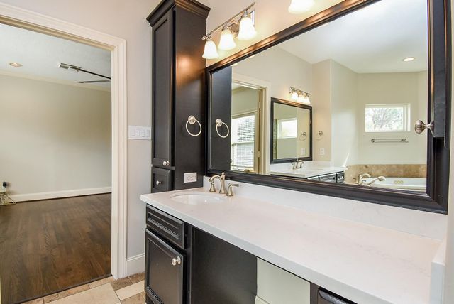 1745 Hawthorne Street, Houston, TX 77098