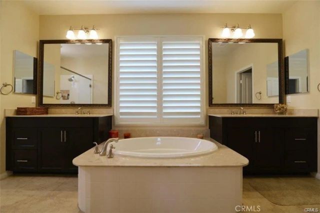 308 BRONZE, Irvine, CA 92618