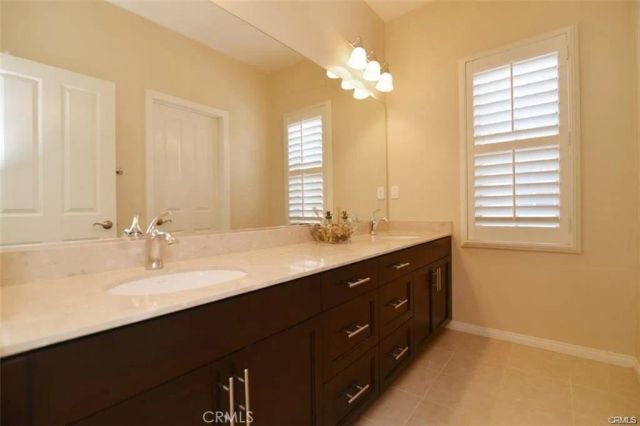 308 BRONZE, Irvine, CA 92618