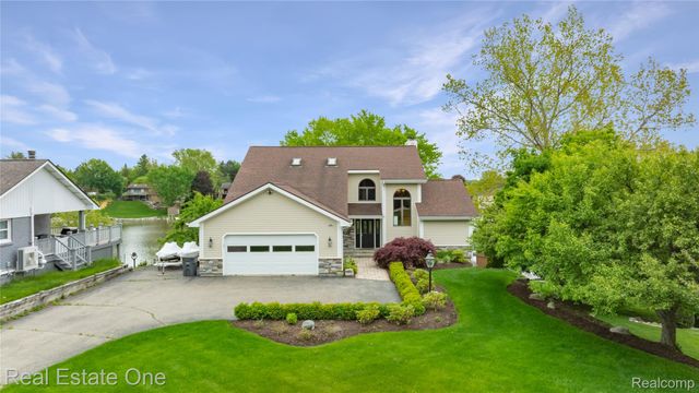 3882 LAKE LAPEER Drive, Elba Township, MI 48455