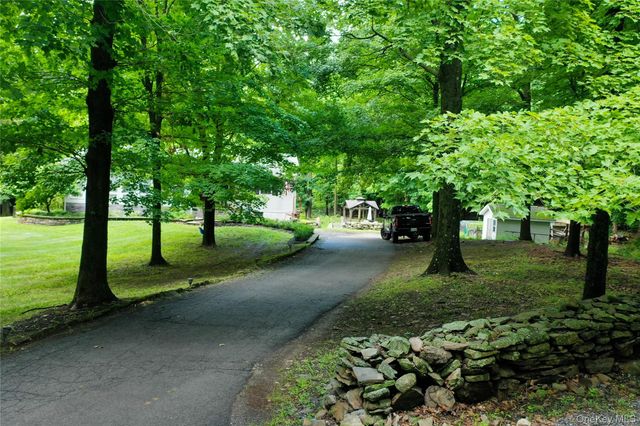 72 Old Quaker Hill Road, Monroe, NY 10950
