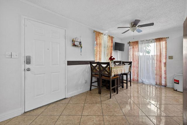 13591 E 5th Street, Parlier, CA 93648