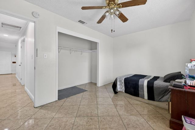 13591 E 5th Street, Parlier, CA 93648