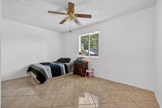 13591 E 5th Street, Parlier, CA 93648