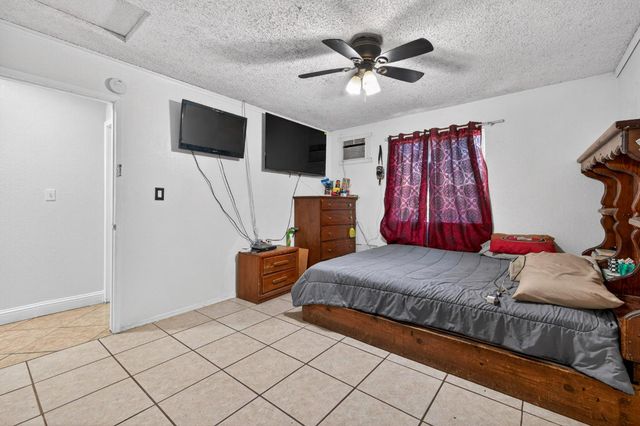 13591 E 5th Street, Parlier, CA 93648